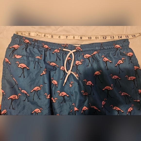 💙Surf & Swim Co. size L blue w/ pink flamingoes swim trunks mess lining pockets - Picture 5 of 7